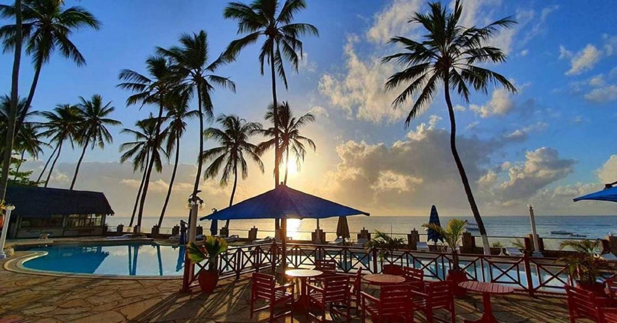 Sai Rock Beach Hotel & Spa แบมเบอรี ภายนอก รูปภาพ