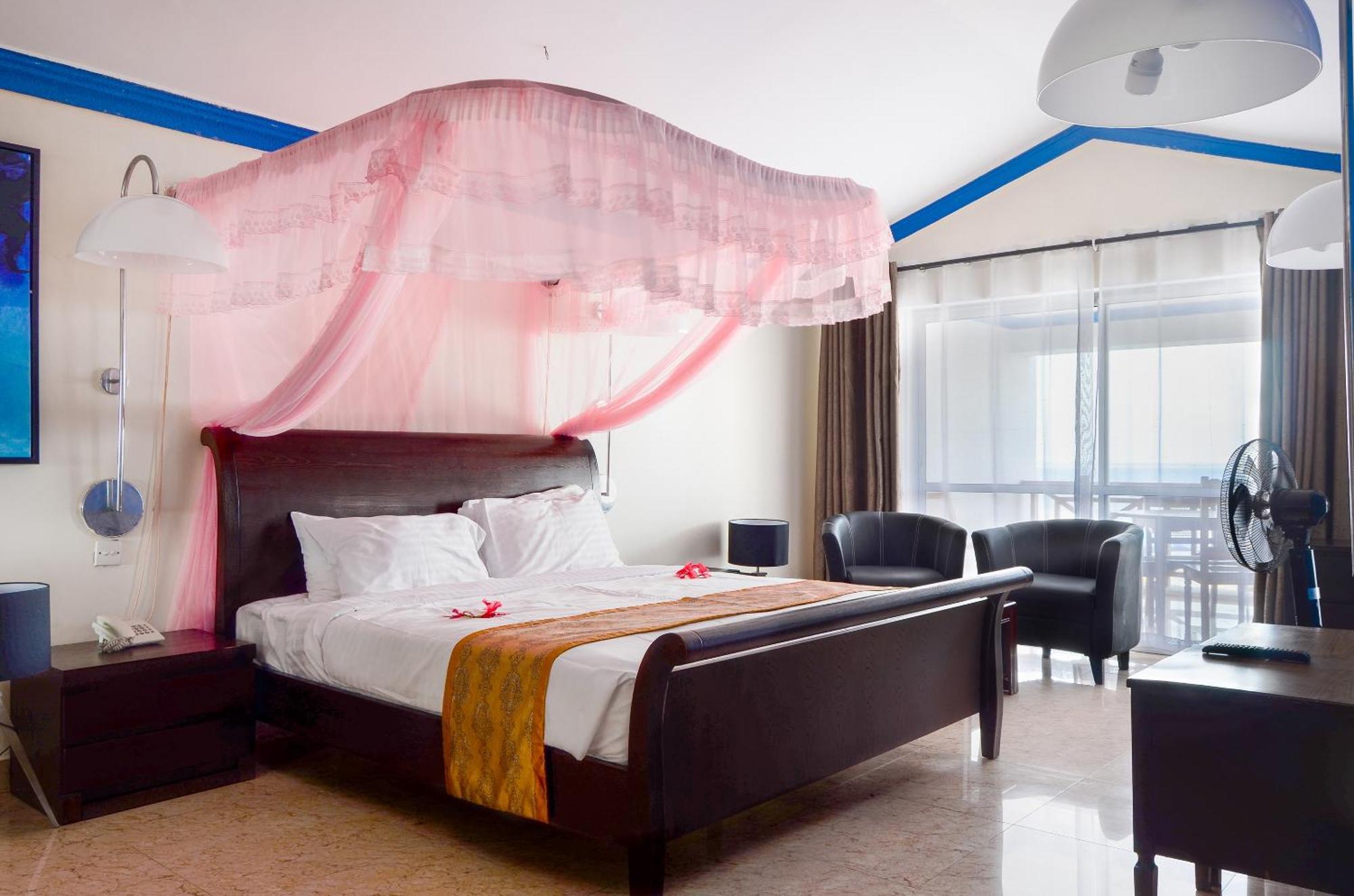 Sai Rock Beach Hotel & Spa แบมเบอรี ภายนอก รูปภาพ
